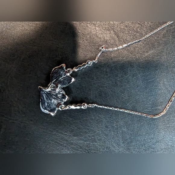 18 inch Fox Pendant Necklace - Picture 4 of 4